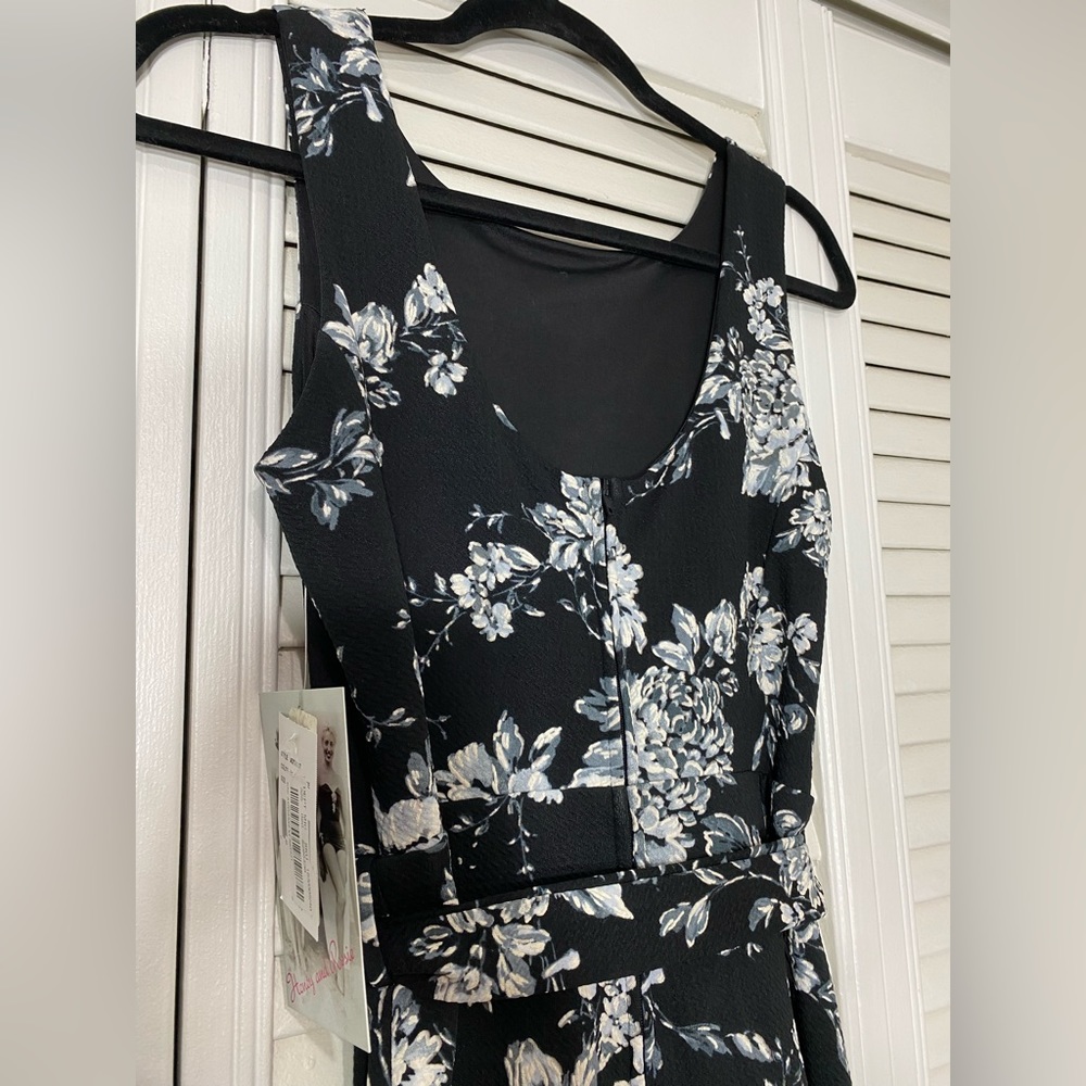 NWT Medium Honey and Rosie Floral Black White Gray Blue Romper Jumpsuit - Picture 4 of 7